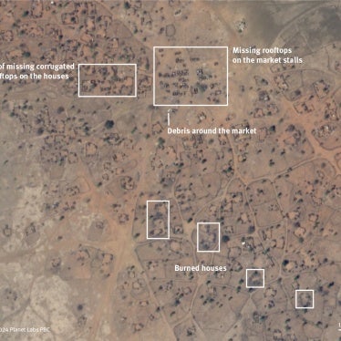 Satellite imagery comparison between September 8, 2023, and April 4, 2024, shows missing corrugated metal rooftops on the market and most of the other buildings in the town of Fayu, South Kordofan, Sudan. Debris is visible around the market as well as some burned houses in the southern part of the town. 