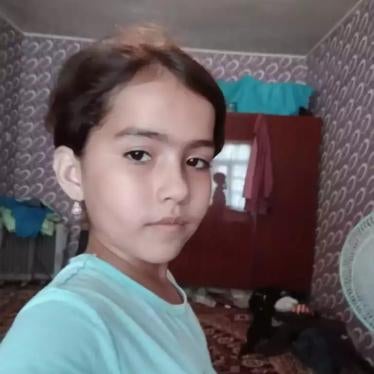  Tajik authorities have placed 10-year-old Fatima Davlyatova, daughter of peaceful political activist, Shabnam Khudoydodova, on a watch list and prevented her from leaving to Europe to reunite with her mother. 
